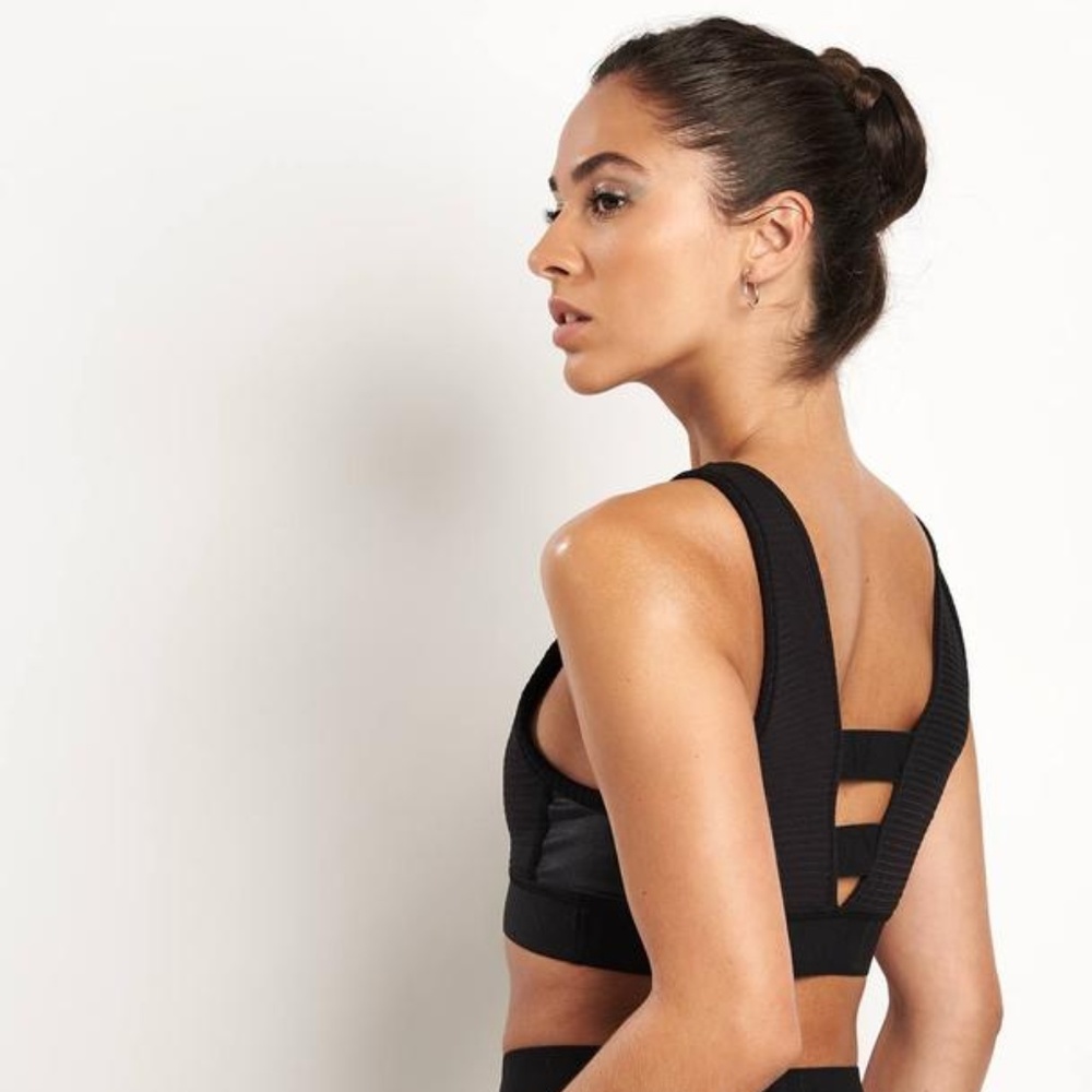 ALALA KEA BLACK (REVERSIBLE) BRA M - NWT - size M